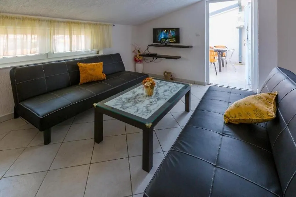 Apartments Panos Novi Vinodolski 0*,  Croatia