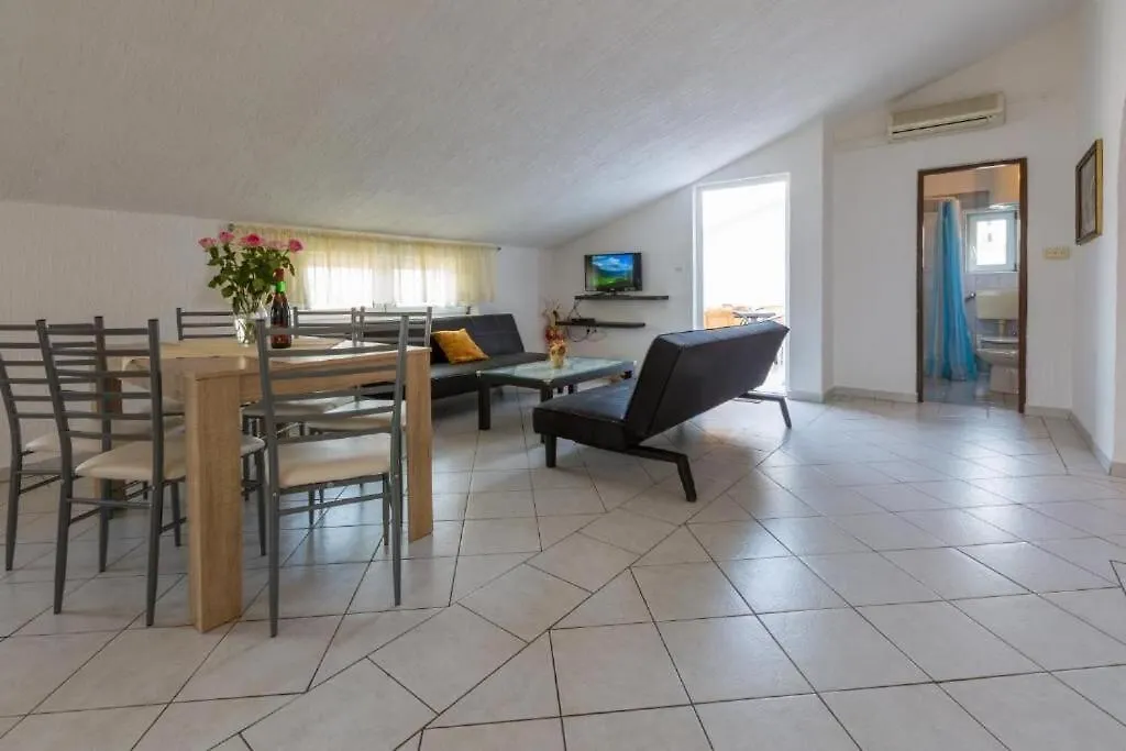 Apartments Panos Novi Vinodolski